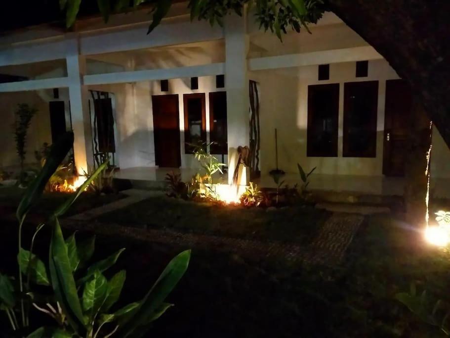 Mango Room Mandalika Kuta  Exterior photo