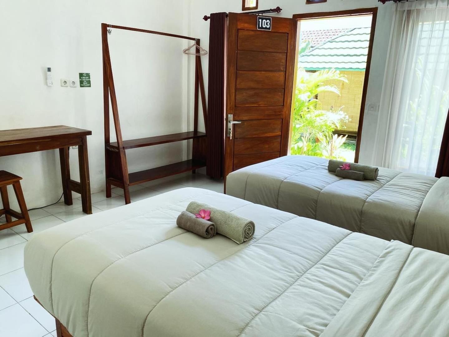 Mango Room Mandalika Kuta  Exterior photo
